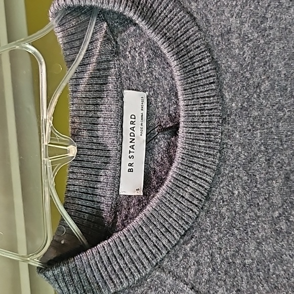 NWT Men's Small Heather Gray Sweater BR Standard - Picture 2 of 6